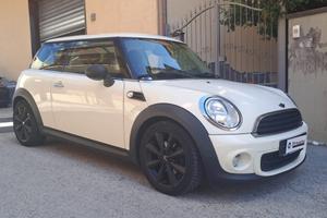 MINI one 1.6 16v edition black/white
