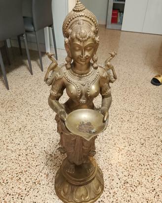 Statua Deepa Lakshmi indiano 