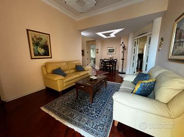 Ampio Appartamento Centrale e Comodo