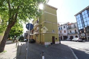 3 LOCALI A POGGIO MOIANO