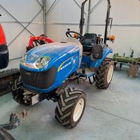 Trattore agricolo new holland