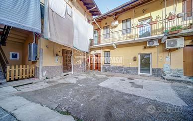 TERRATETTO BILOCALE SU 2 LIVELLI CON SOPPALCO CON