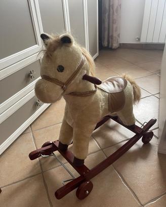 Cavallo a dondolo