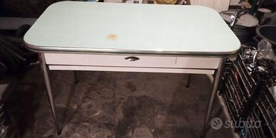 Tavolo cucina vintage