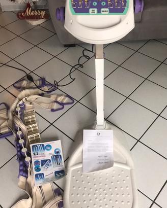 Massaggiatore multi funzione usato pochissimo.