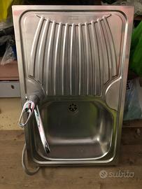 Lavabo in acciao Franke con miscelatore