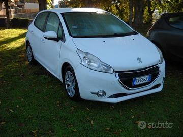 Peugeot 208 PureTech 82 5 porte X Neopatentati