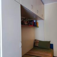 Cameretta a ponte e cassettiera con ruote