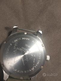 orologio da polso uomo .imitare 