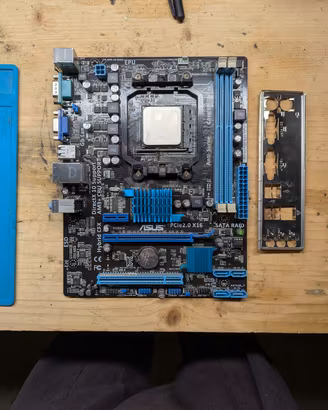 Scheda madre ASUS M5A78L-M LX3 AM3+ + CPU AMD FX