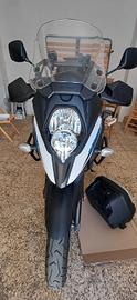 moto Suzuki V Strom 650