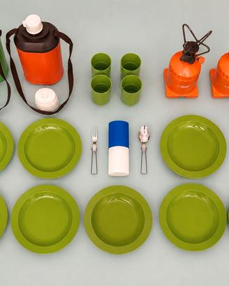 Set  cucina e tavola campeggio anni ’70/’80