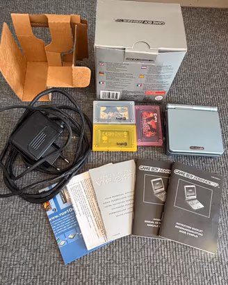 Gameboy advance sp con giochi e scatola