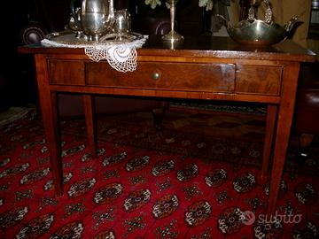 tavolino in noce con cassetto