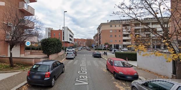 BILOCALE in zona FIUMICINO con POSTO AUTO