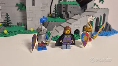 LEGO minifigures castello 2 cavalieri e l'esattore