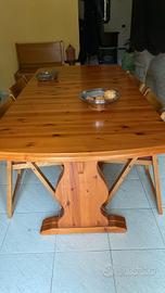 tavolo in vero legno