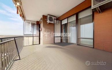 FONTE LAURENTINA - Quadrilocale con terrazzo abita