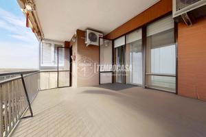 FONTE LAURENTINA - Quadrilocale con terrazzo abita