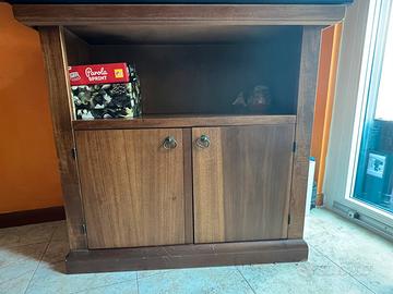 Mobile in legno per TV / Ingresso