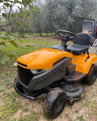 Trattorino tagliaerba