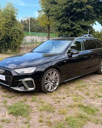 Audi A4 Avant 40 2.0 tfsi mhev S line edition 204c