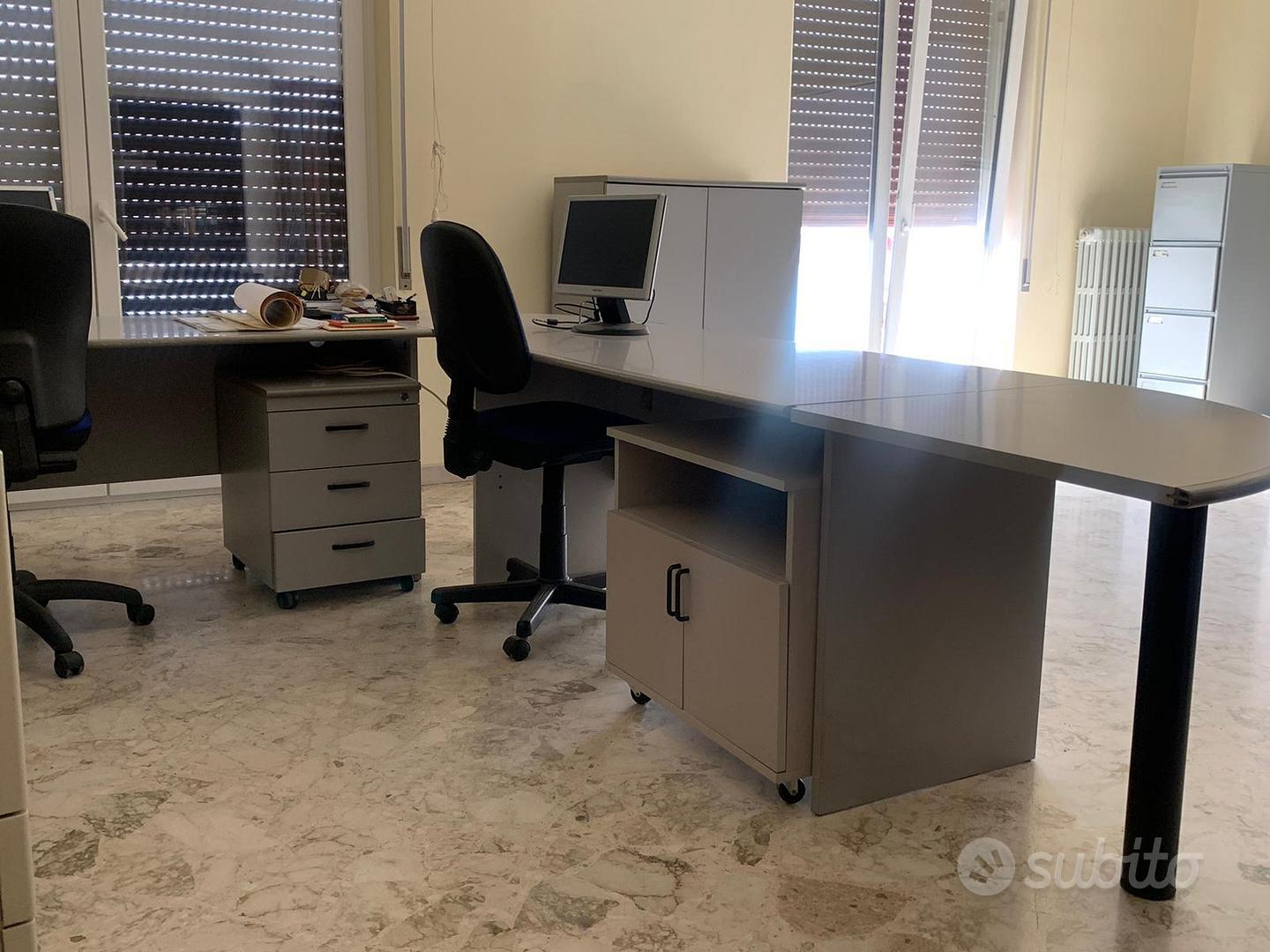 Coppia di scrivanie da ufficio con angoli LAS Arredamento e