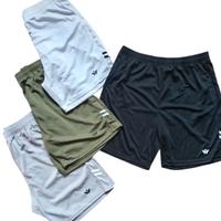 Set da 4 pantaloncini sportivi uomo. Taglia 2 XL.