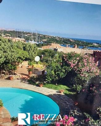 Villa di 328 m² con più di 5 locali a Arzachena