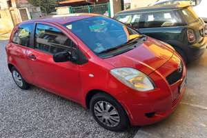 Toyota yaris 1.0 benzina