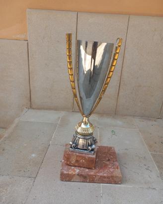 coppa trofeo anni 70 con sottofondo marmo pregiato