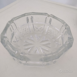 Posacenere di cristallo intagliato