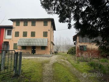 Mirano CASA COLONICA da ristrutturare e magazzini