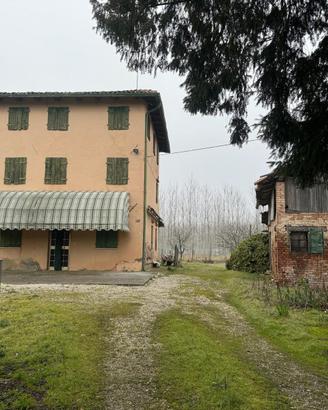 Mirano CASA COLONICA da ristrutturare e magazzini