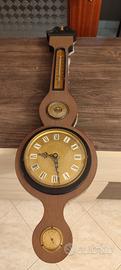 Stazione meteo vintage con orologio 