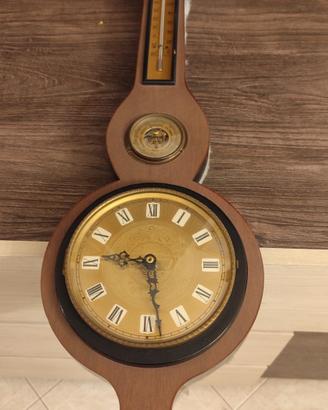 Stazione meteo vintage con orologio 