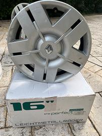 cerchi con borchia da 16 auto Clio renaulto