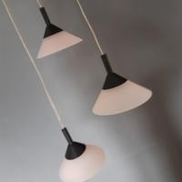 Lampadario a soffitto con 3 coni in vetro rosato