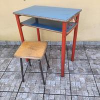 Tavolo con sgabello