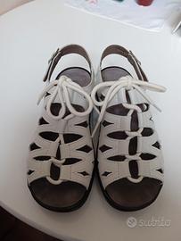 sandali bassi in pelle