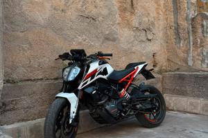 KTM Duke 125