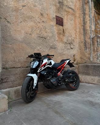 KTM Duke 125