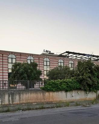 Immobile di 1655 m² a Putignano