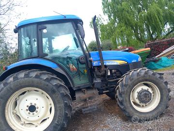 Trattore New Holland TD5050