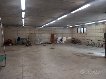 Magazzino deposito autorimessa
