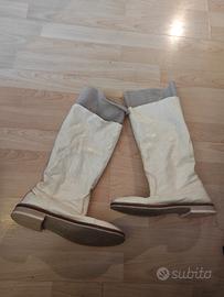 stivali bianchi in vernice 