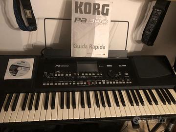 Tastiera Korg PA300 come nuova, poco uso.