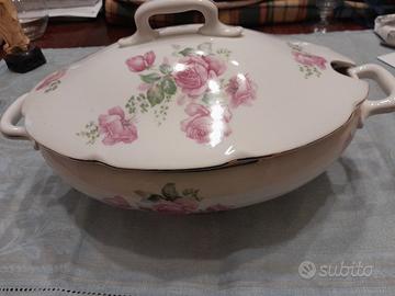 Set zuppiera e due piatti da portata