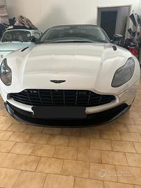 Aston martin db11 - 2022