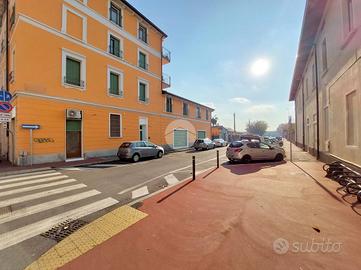 NEGOZIO A BRESCIA
